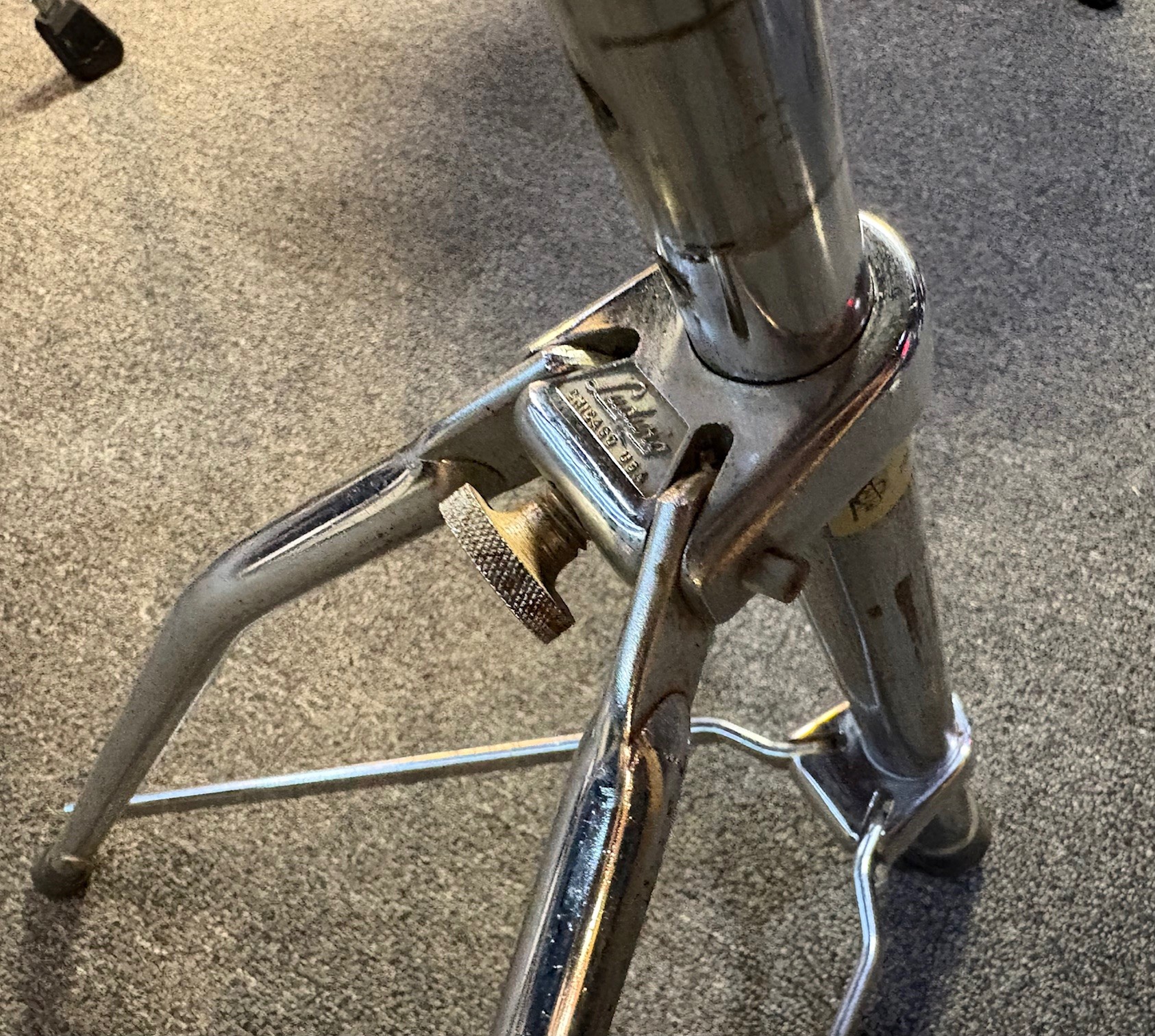 Ludwig Vintage Porto Seat Red Top Drum Throne 2 Ludwig Vintage Red Vinyl Porto Seat Height Adjustment Assembly