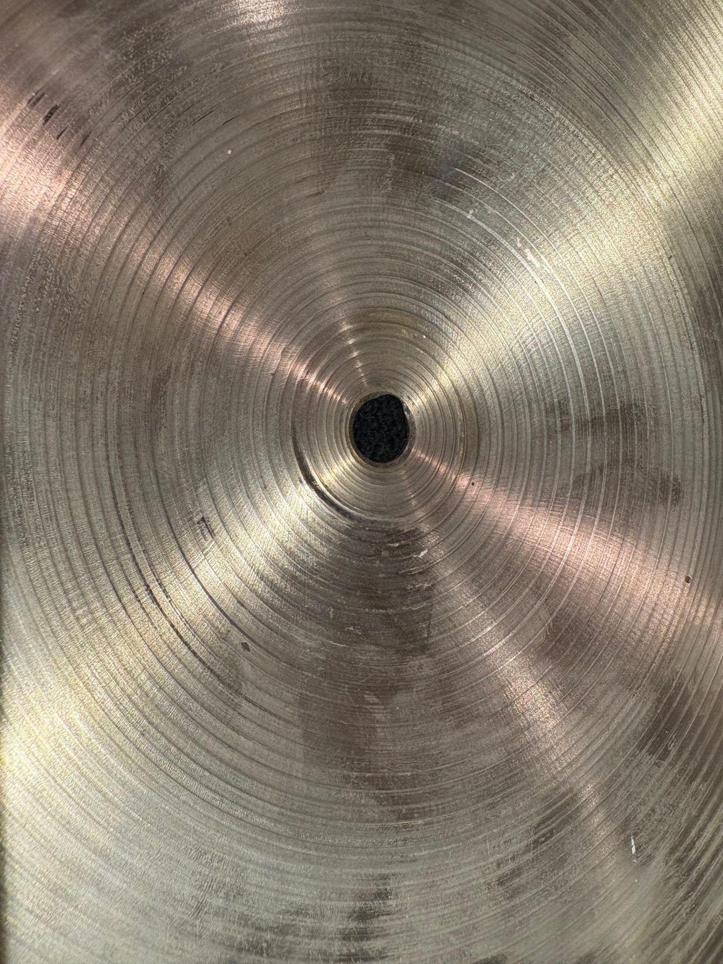 Zildjian Used A 21 in. Rock Ride Cymbal 3290g 4 Zildjian Used A 21 inch Rock Ride Cymbal Inside of Bell