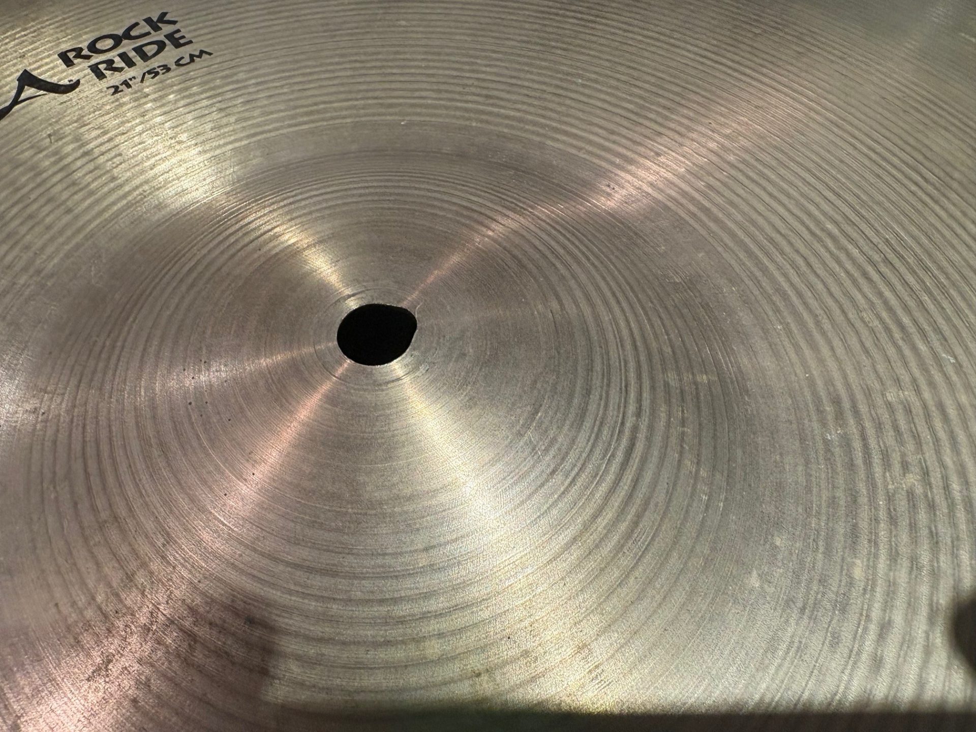 Zildjian Used A 21 in. Rock Ride Cymbal 3290g 3 Zildjian Used A 21 inch Rock Ride Cymbal Slight Keyhole