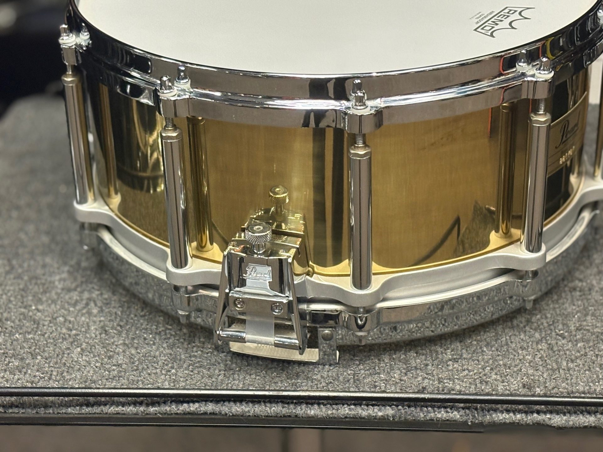 Pearl Used Free Floating Brass 6.5x14 80s Snare Drum 3 Pearl Used Brass Shell Free Floating 6.5x14 Snare Drum Snare Butt