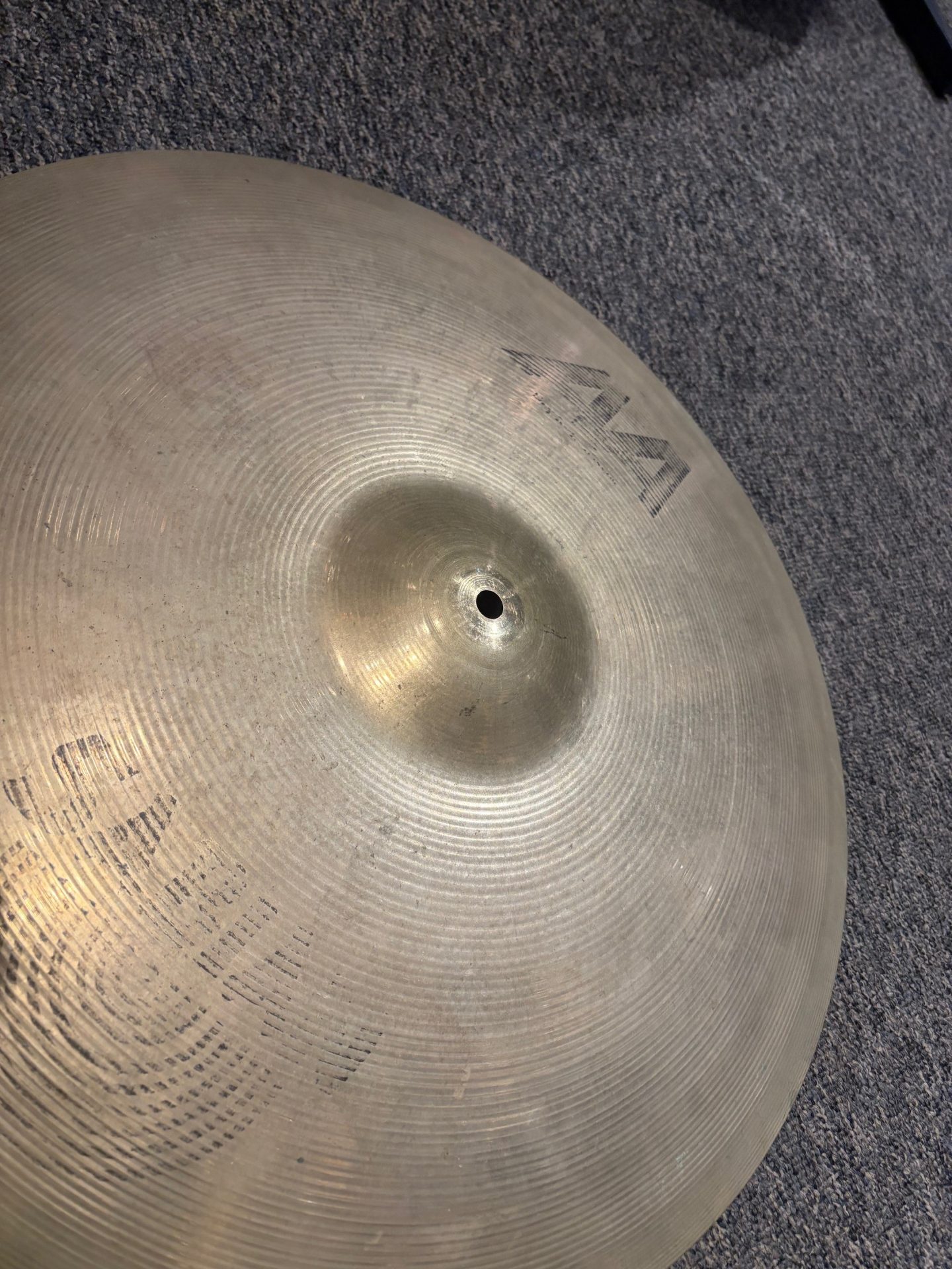 Sabian Used AA 21 in. Dry Ride Cymbal Brilliant 3335g 2 Sabian Used AA 21 Inch Dry Ride Cymbal Bell
