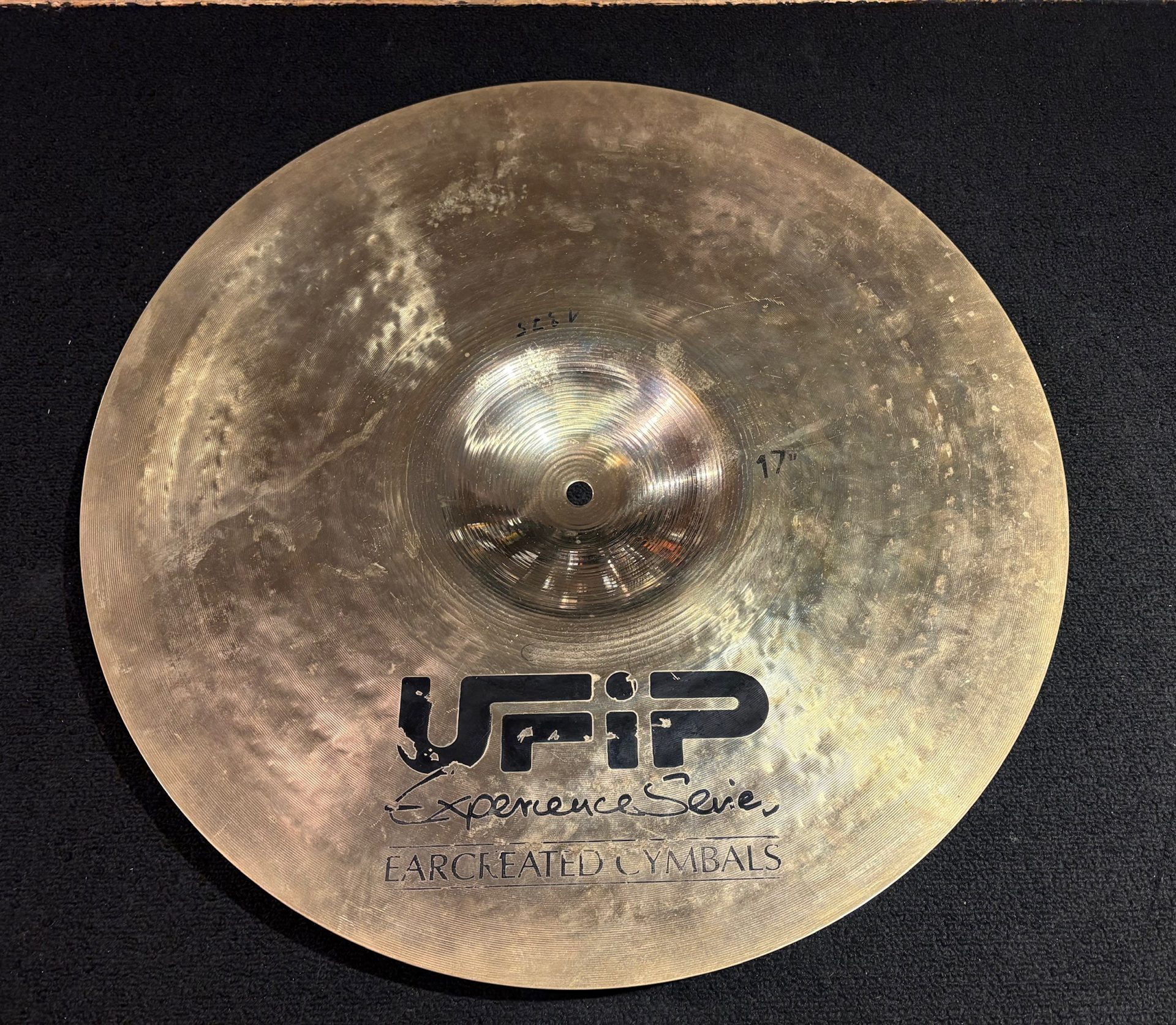 UFIP Used 17 in. Experience Crash Cymbal 1375g 3 UFIP Used Experience 17 Inch Crash Cymbal Underside