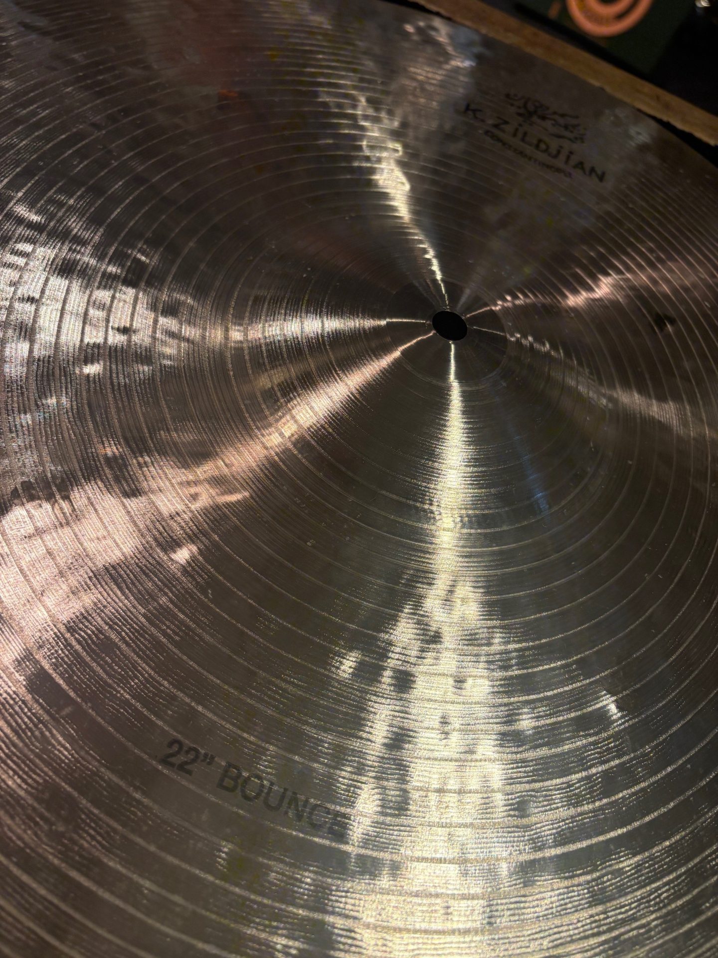 Zildjian Used 22 in. K Constantinople Bounce Ride Cymbal 2485g 2 Zildjian Used 22 inch K Constantinople Bounce Ride Cymbal Bell and Logo
