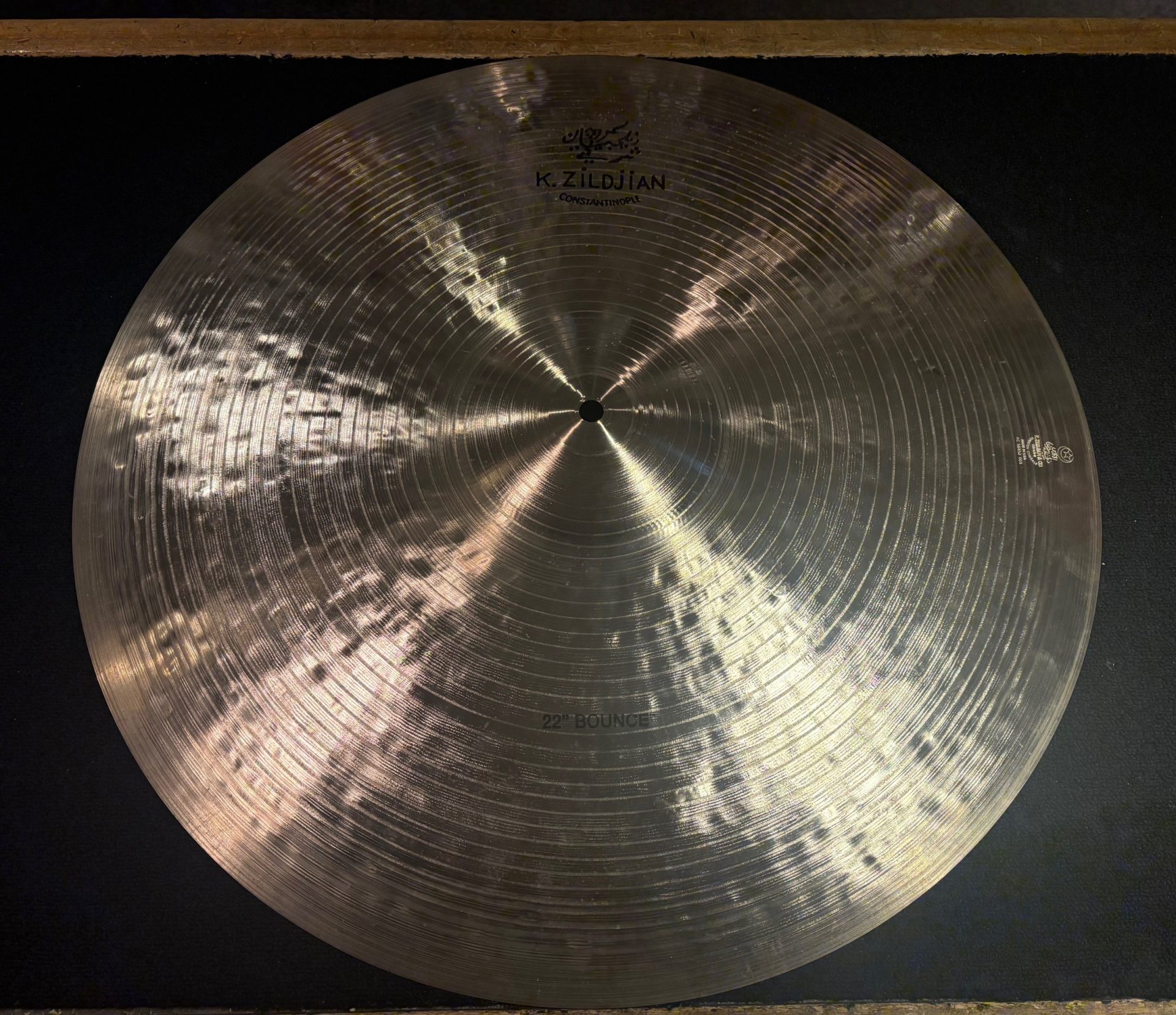 Zildjian Used 22 in. K Constantinople Bounce Ride Cymbal 2485g 1 Zildjian Used 22 inch K Constantinople Bounce Ride Cymbal