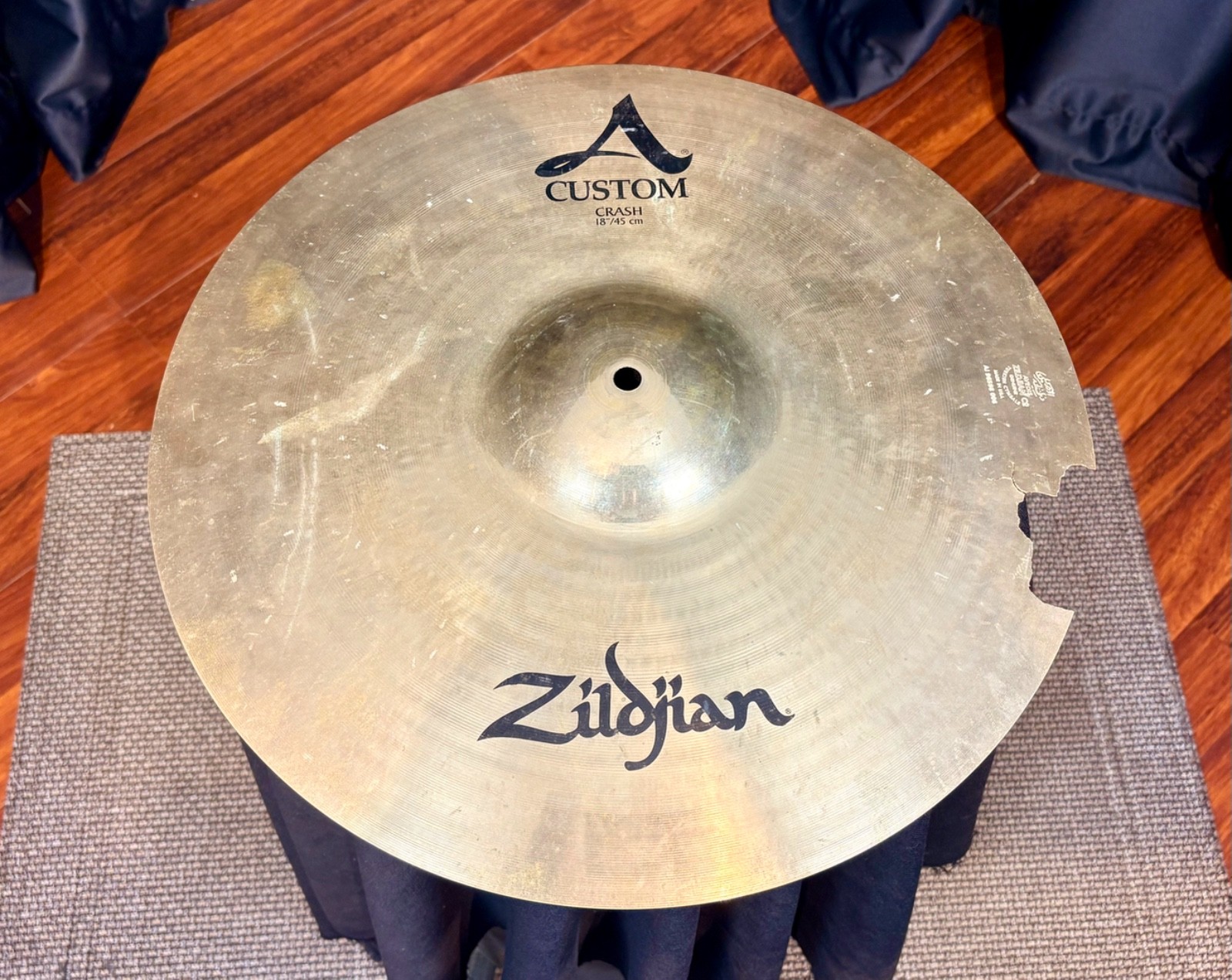Zildjian 18 inch A Custom Crash Cymbal - Cracked 1 Zildjian 18 inch A Custom Crash Cymbal - Cracked