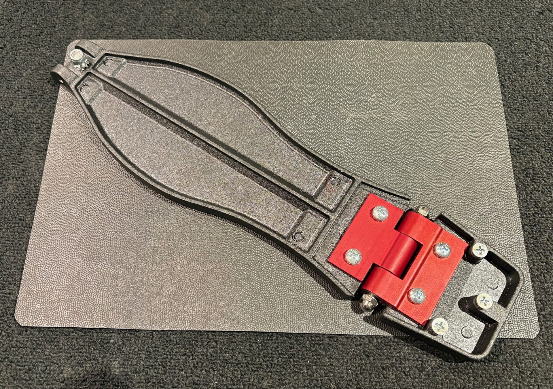 DW Parts 5000 Pedal Footboard w/ Heel and Delta Hinge Used 2 DW Used 5000 Pedal Footboard with Heel and Delta Hinge Underside