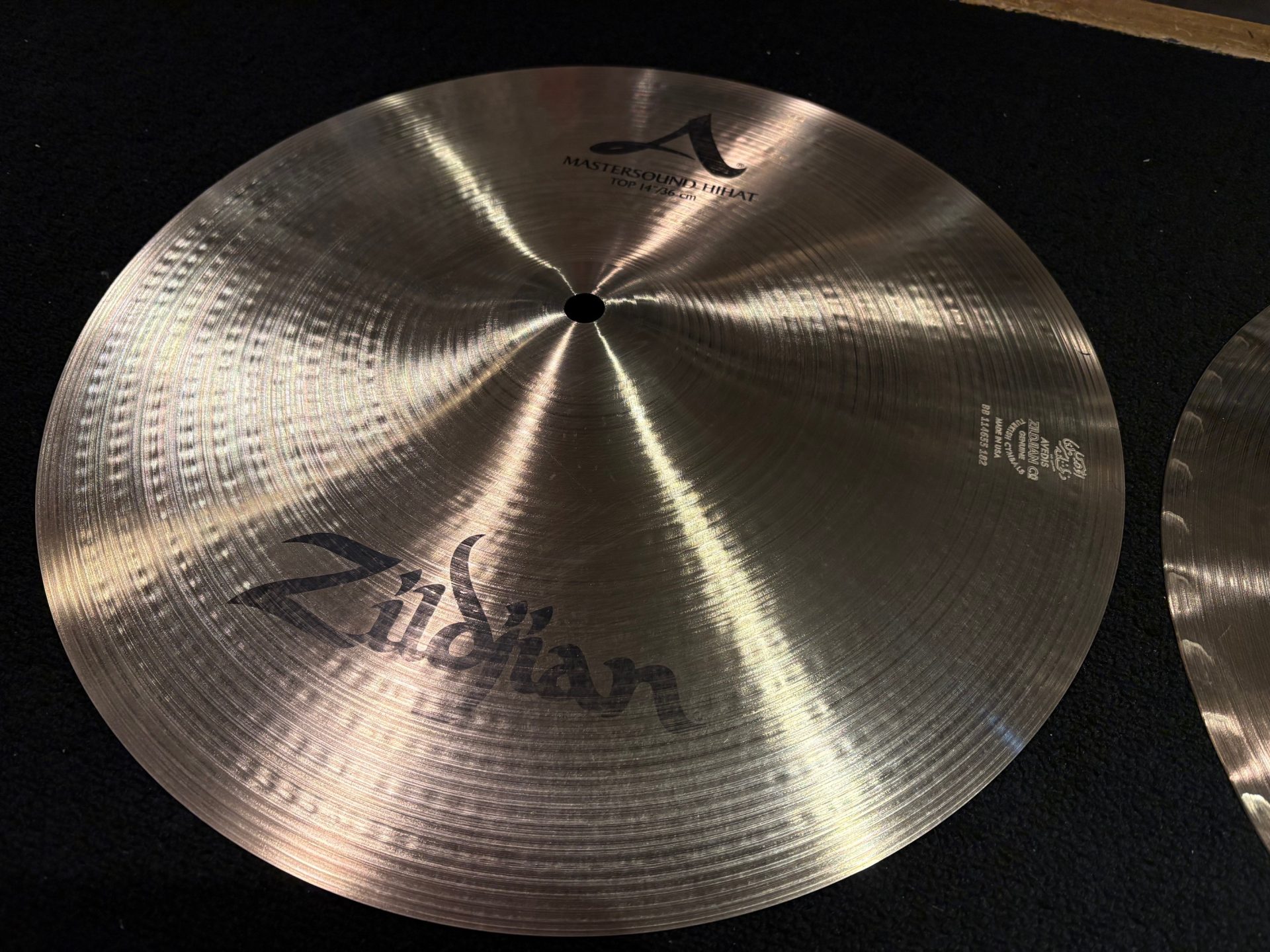 Zildjian Used A 14 in. Mastersound Hi Hat Cymbals 993g T 1397g B 2 Zildjian Used 14 Inch A Mastersound Hi Hat Cymbal Pair Top Hat