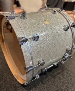 DW Used Collector's Maple Broken Glass 18x22 Bass Drum Right Side