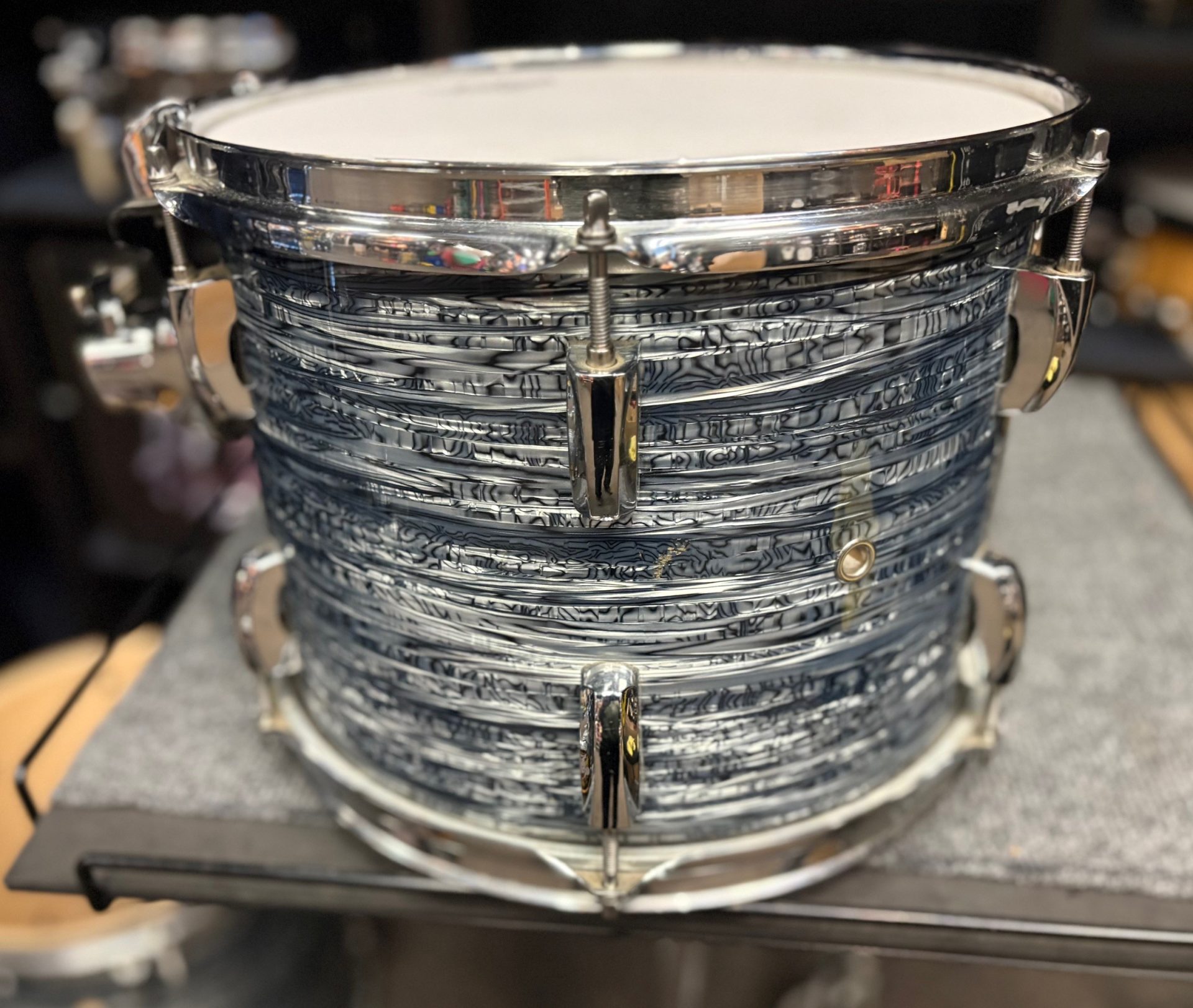 Pearl Used Vision Birch Strata Black 12 in. Tom with ISS Mount 4 Pearl Used Vision Birch 12 in. Strata Black Tom ISS Mount Back