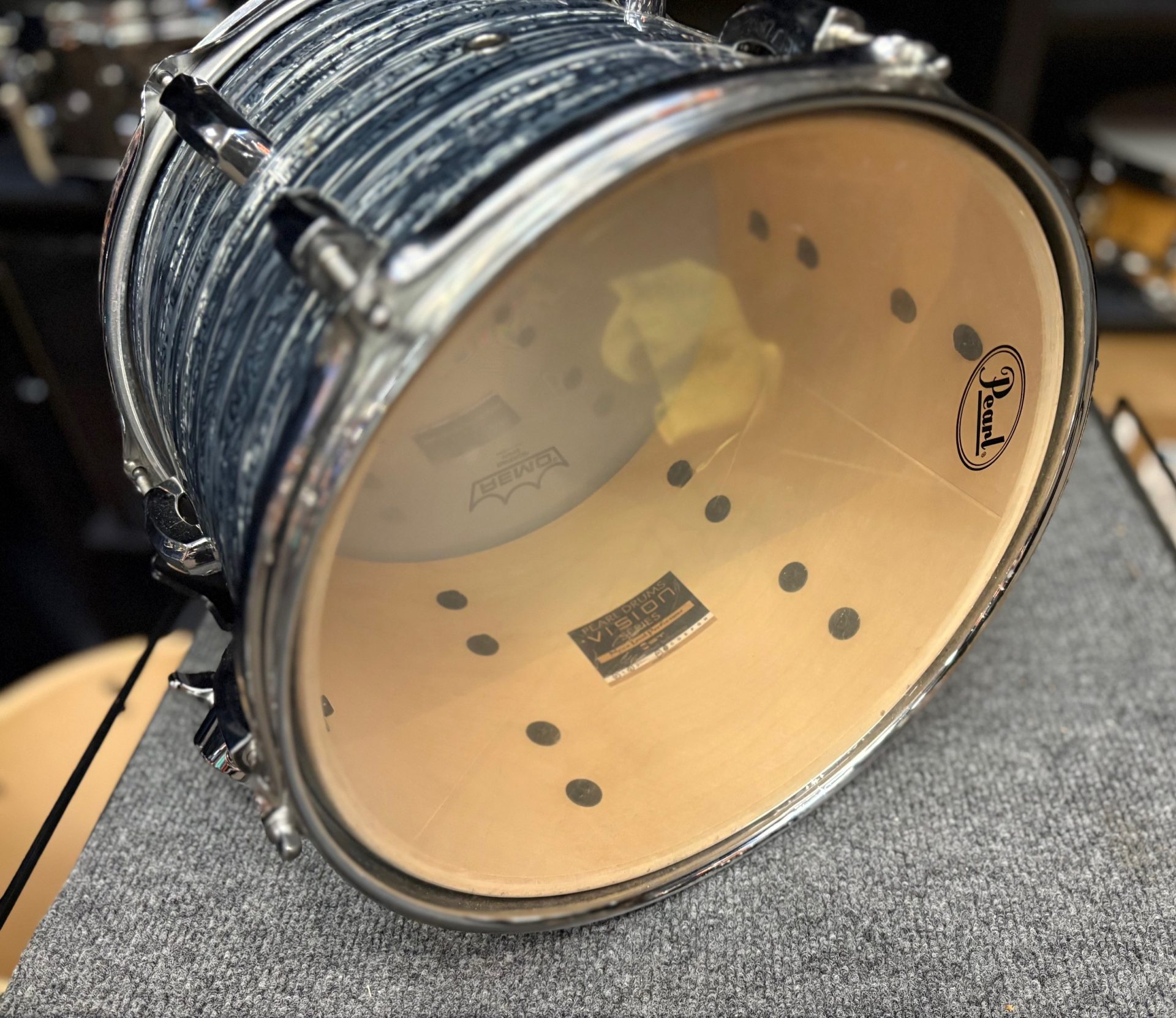 Pearl Used Vision Birch Strata Black 12 in. Tom with ISS Mount 5 Pearl Used Vision Birch 12 in. Strata Black Tom ISS Mount Reso