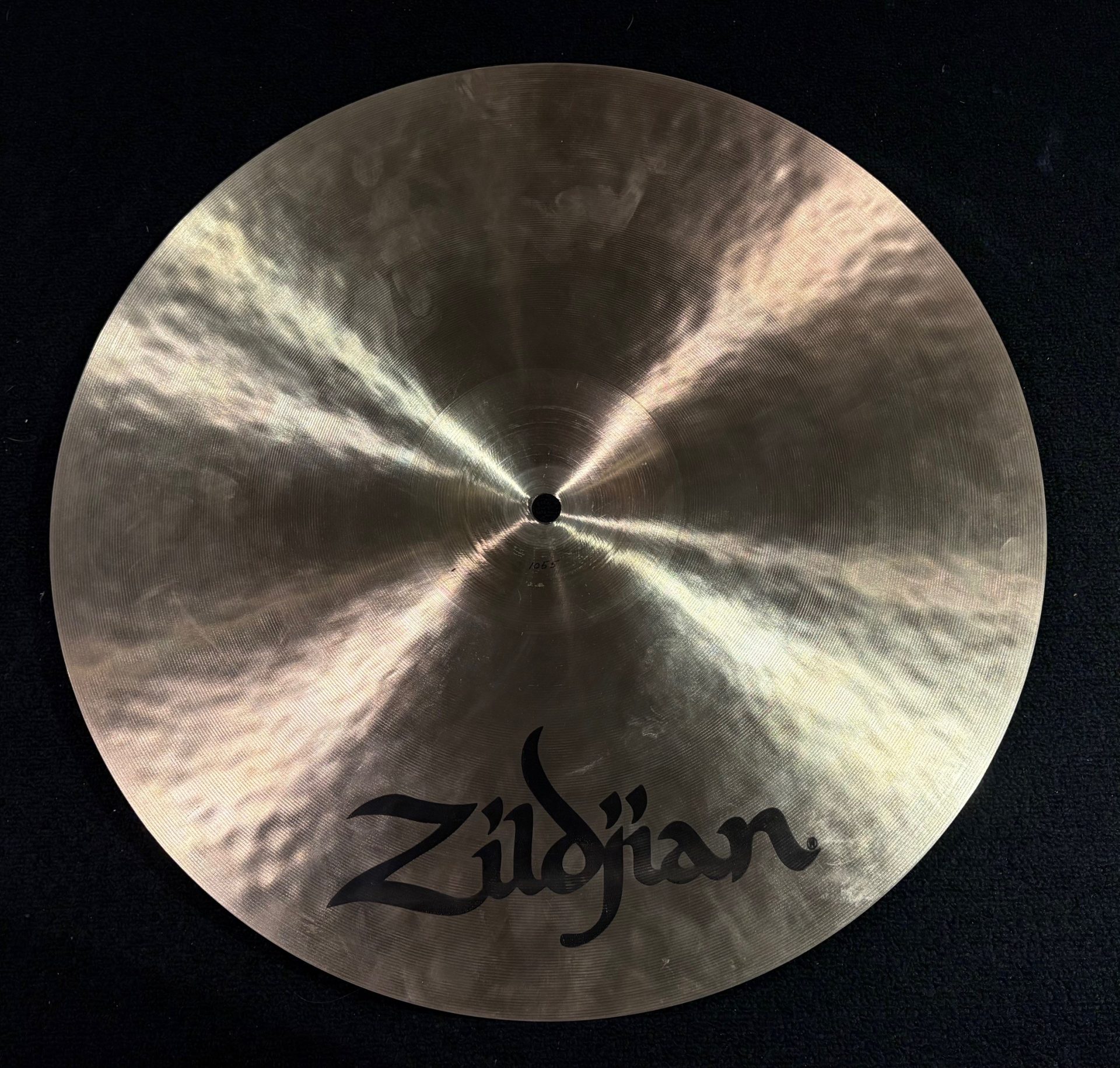 Zildjian Used K 16 in. Dark Thin Crash Cymbal 1055g 3 Zildjian Used 16 Inch K dark Thin Crash Cymbal Underside