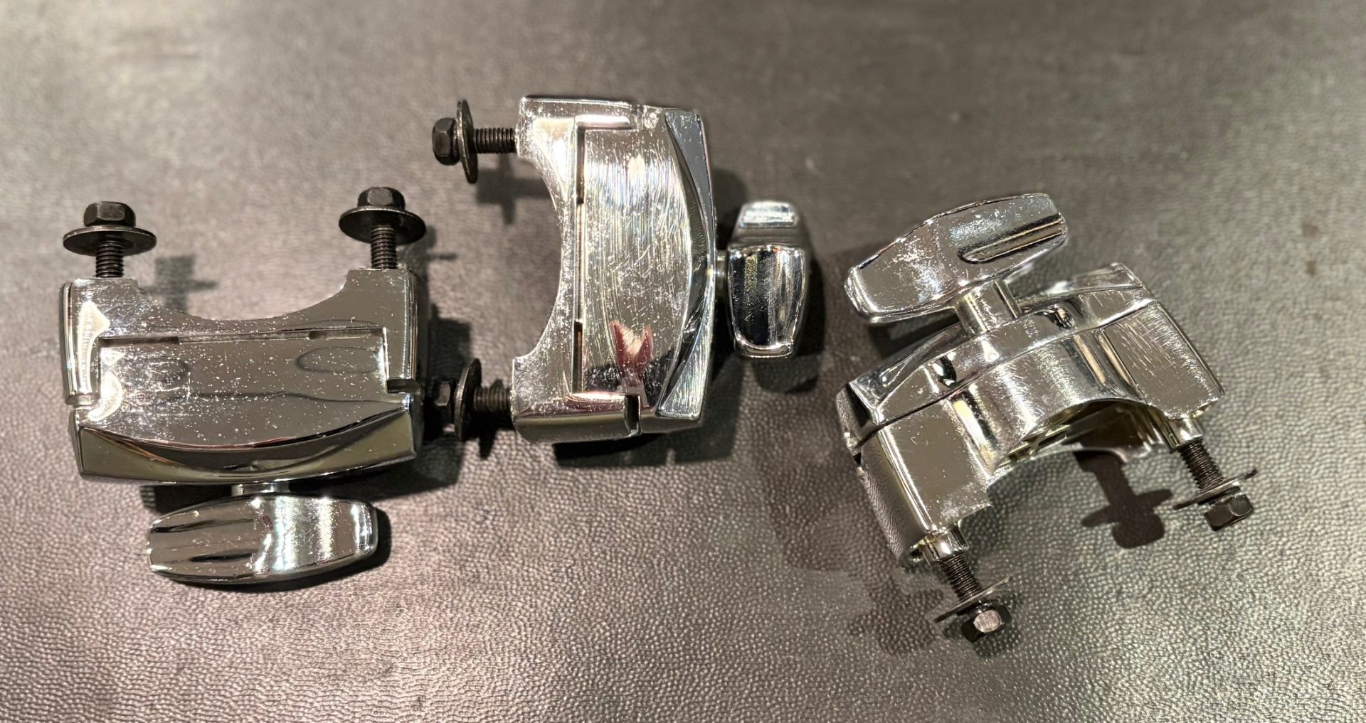 Pearl Parts Used FTB200/C Set of Three Floor Tom Leg Brackets 2 Pearl Used Set of Three Vision Series Floor Tom Leg Brackets Chrome Alt