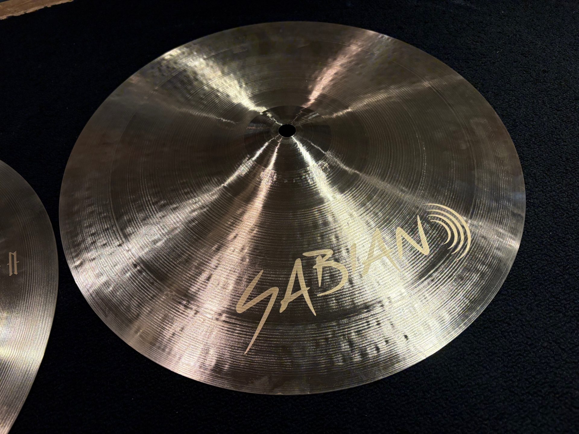 Sabian Neil Peart Paragon 14 in. Hi Hat Pair Trad Finish 1011g T 1451g B 3 Sabian demo Neil Peart Paragon 14 Inch Hi Hat Pair Traditional Finish Bottom Hat