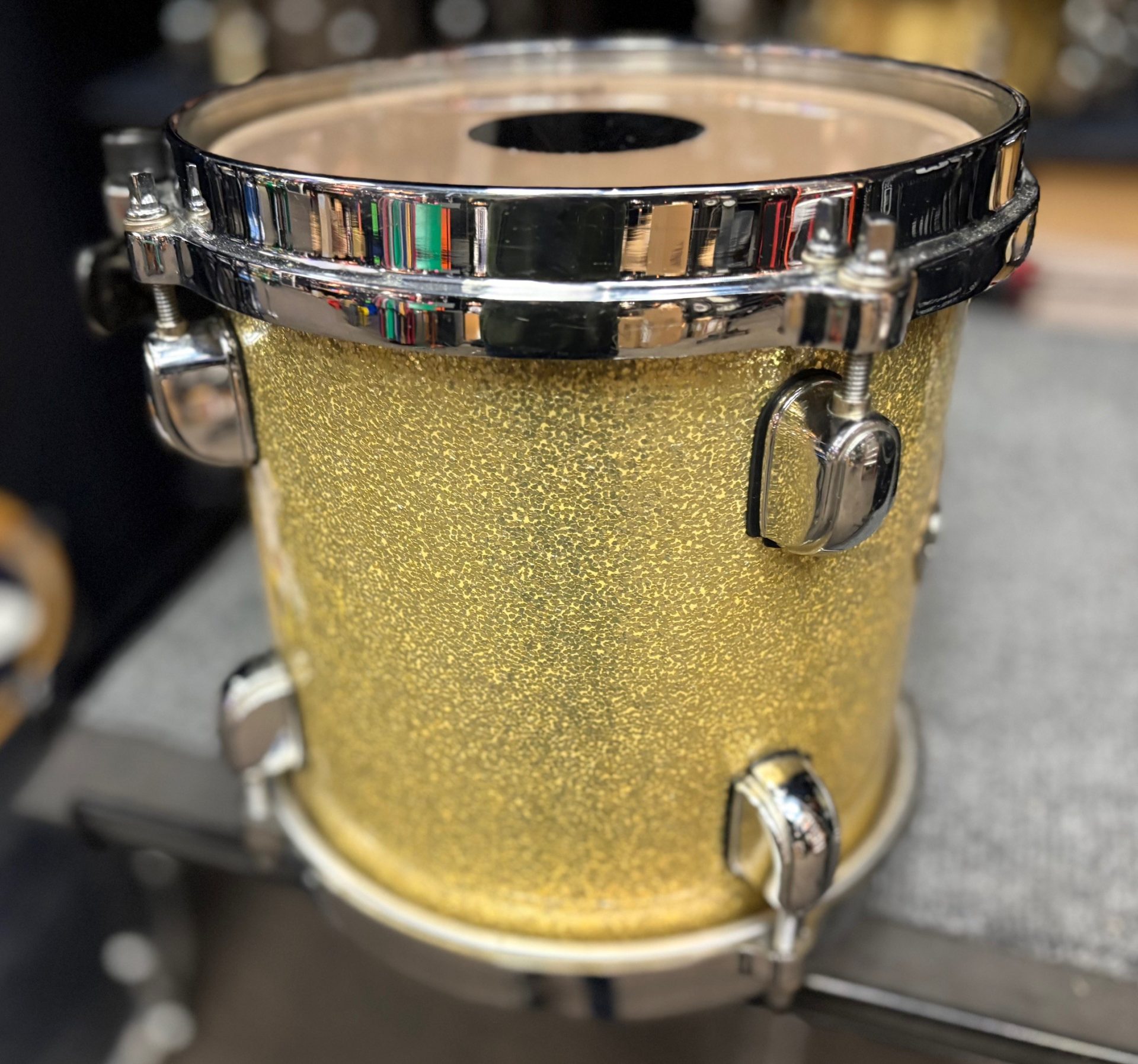 Tama Used Drums Starclassic Performer Birch 8 in. Gold Sparkle Tom 4 Tama Used Starclassic Performer Birch 8 Inch Tom Sparkle Wrap Finish Back