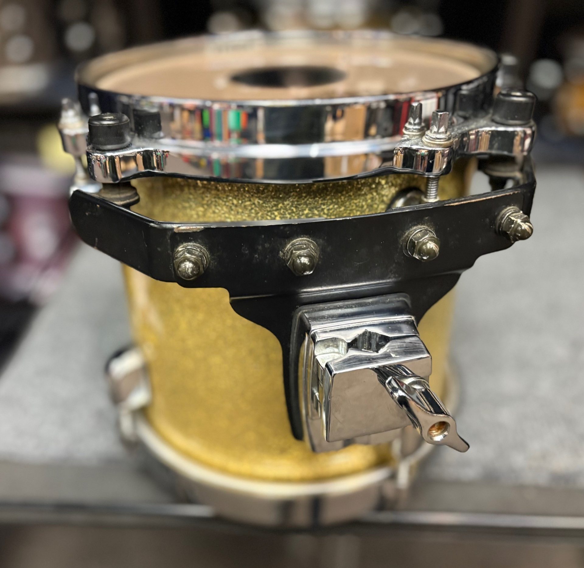 Tama Used Drums Starclassic Performer Birch 8 in. Gold Sparkle Tom 2 Tama Used Starclassic Performer Birch 8 Inch Tom Sparkle Wrap Finish Mount